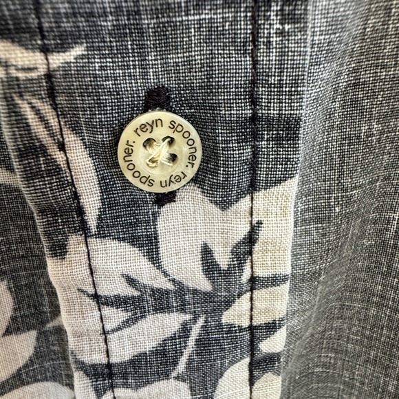 Reyn Spooner Mens XL Short Sleeve Button Up Shirt Gray Floral Hawaiian Aloha - Picture 6 of 16
